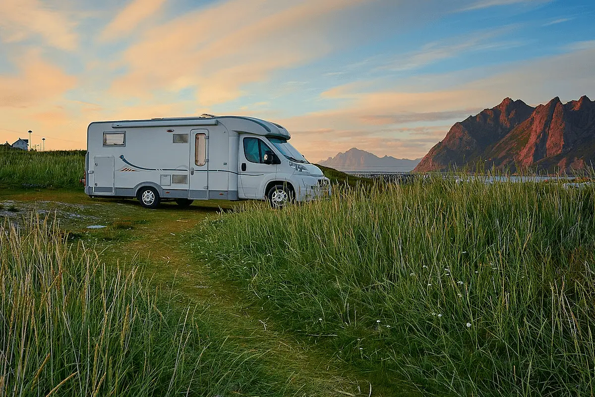 darmowe miejsca dla kamperów You are currently viewing Darmowe miejsca dla kamperów – gdzie zaparkować bez opłat?
