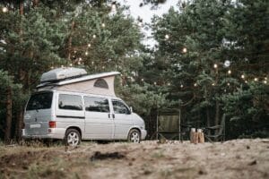 Read more about the article Rodzaje kamperów – czym się różnią i&nbsp;który&nbsp;wybrać?
