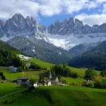 Read more about the article Dolomity kamperem – praktyczny przewodnik po&nbsp;trasach, atrakcjach i&nbsp;kuchni