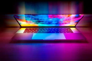 Read more about the article Jak zorganizować mobilne biuro w&nbsp;kamperze