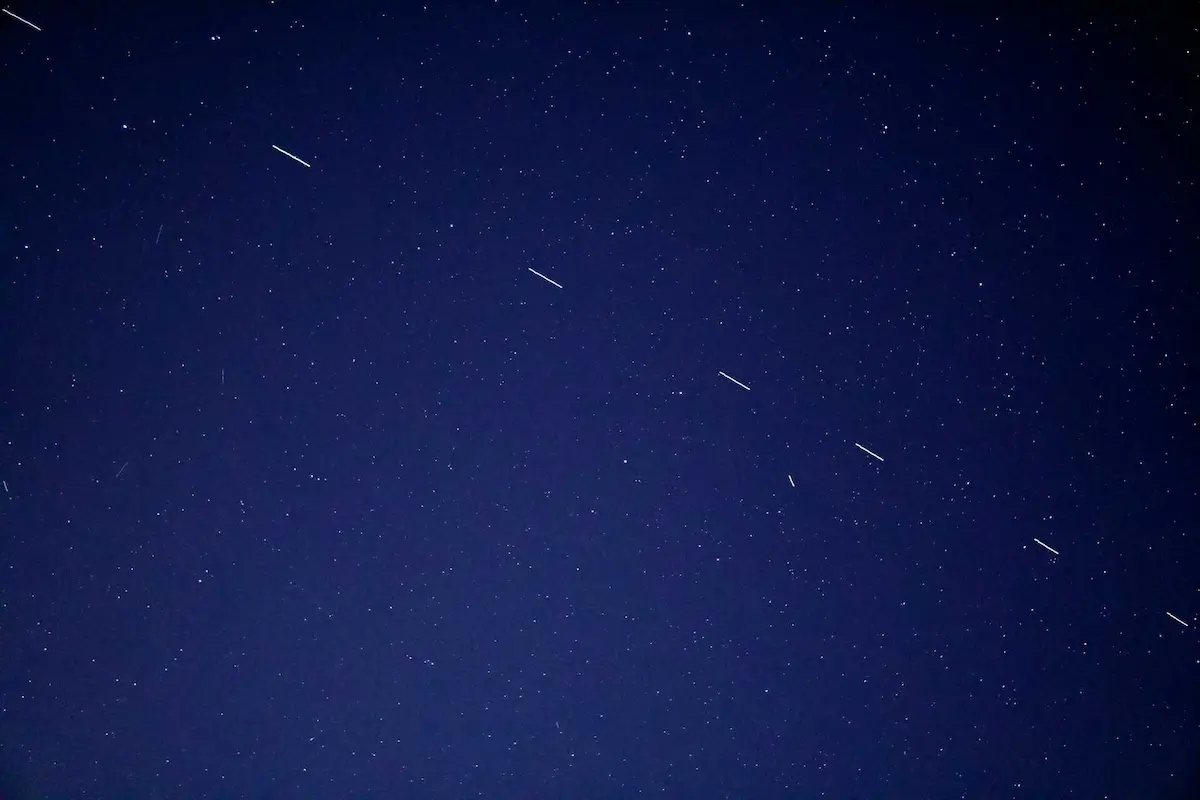 internet satelitarny w kamperze You are currently viewing Internet satelitarny w kamperze: Mobilność bez granic